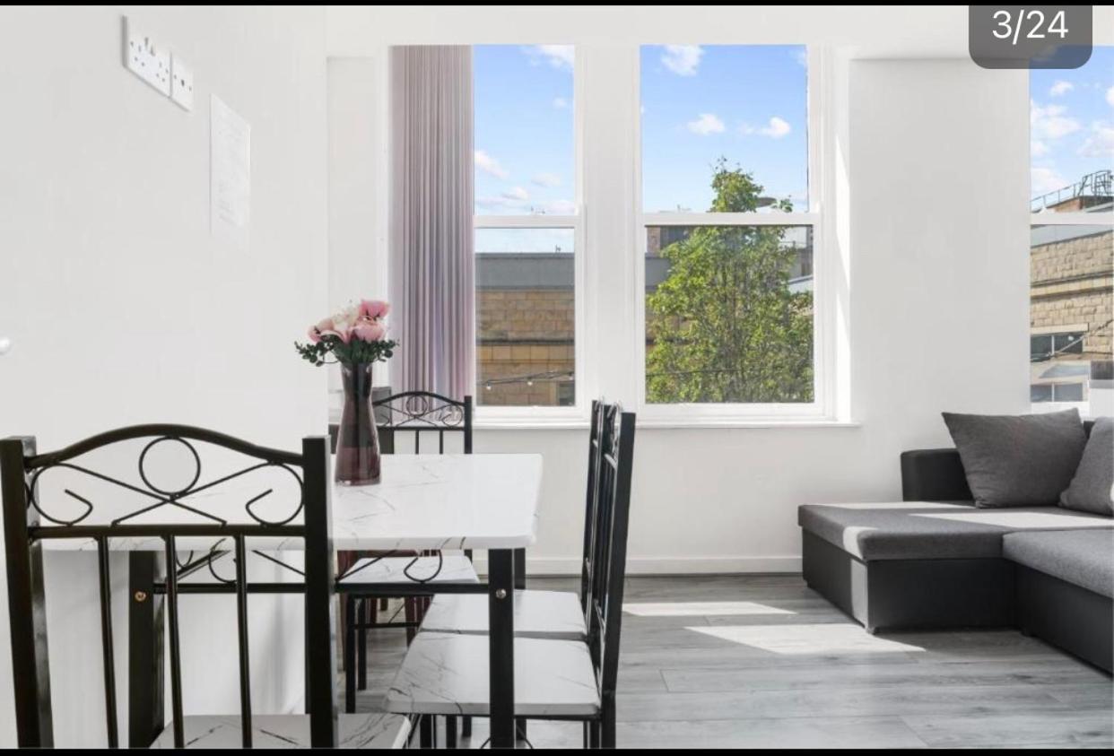 Amhc City Apartments Bradford City Centre One & Two Bedroom Apartments, 24 Hours Express Self Check In, Long Stay Contractors Welcome, Paid Parking Available Nearby מראה חיצוני תמונה